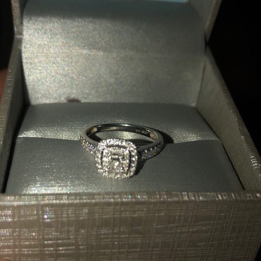 Beautiful Ring. - Picture 8 of 11
